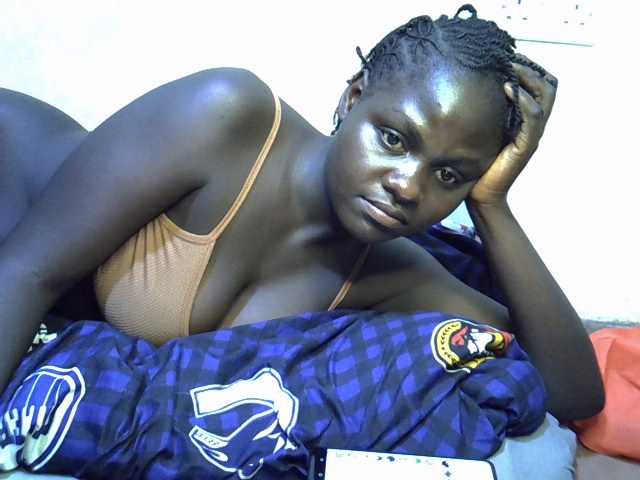 African-qeen1
