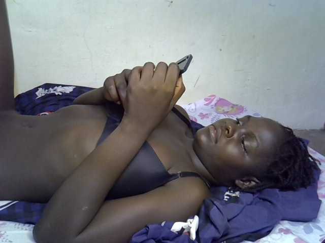African-qeen1 live cam on BongaCams