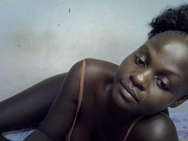 African-qeen1 live cam on BongaCams