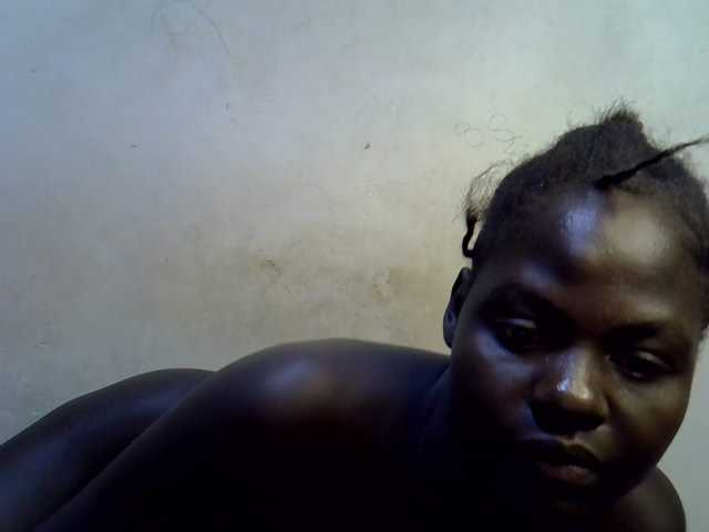 African-qeen1