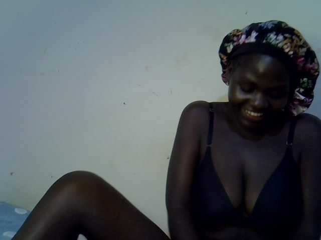 African-qeen1