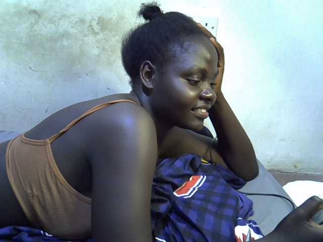 African-qeen1 live cam on BongaCams