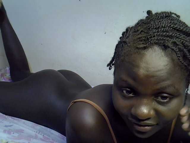 African-qeen1