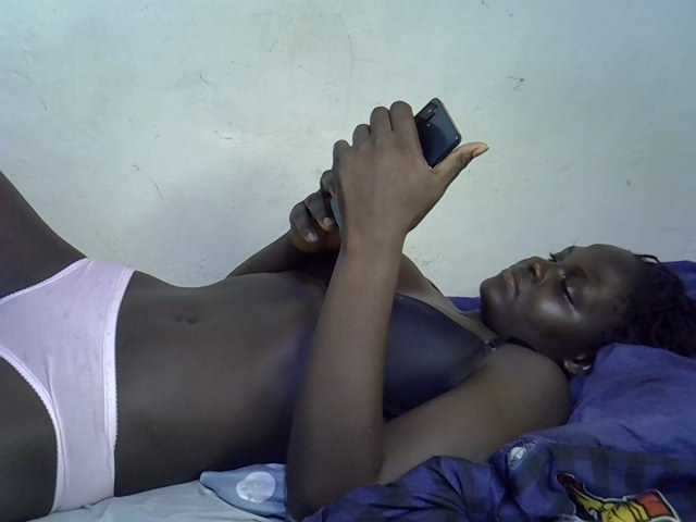 African-qeen1 live cam on BongaCams