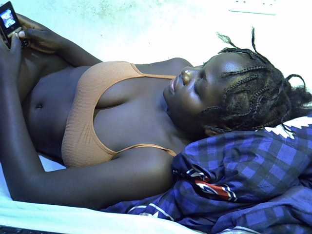African-qeen1 live cam on BongaCams