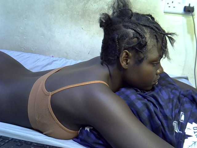 African-qeen1