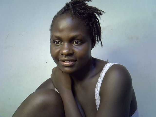African-qeen1