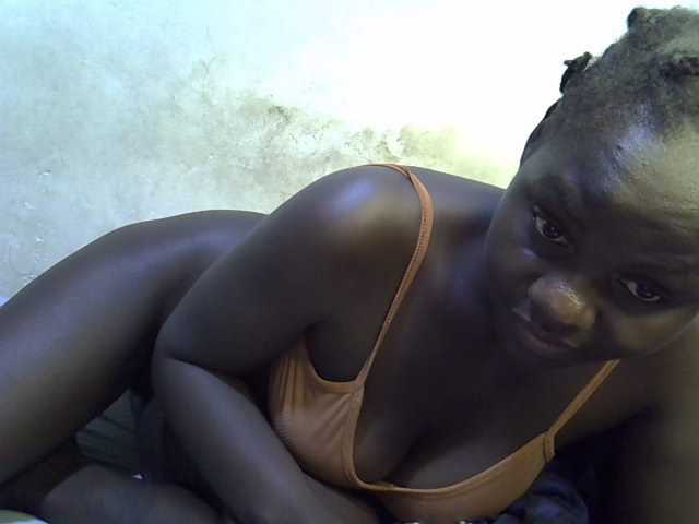 African-qeen1 live cam on BongaCams