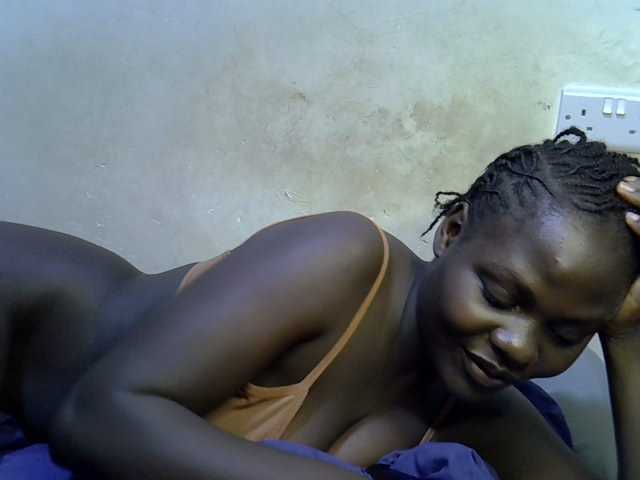 African-qeen1 live cam on BongaCams