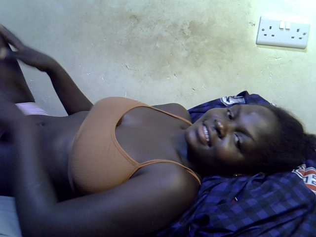 African-qeen1 live cam on BongaCams