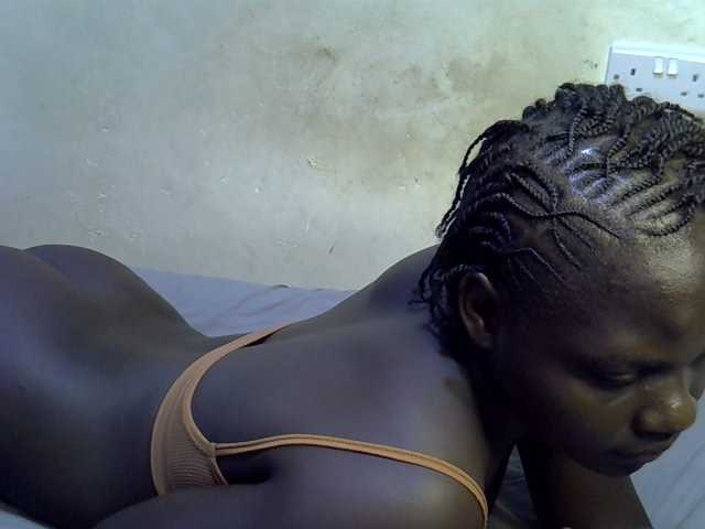 African-qeen1 live cam on BongaCams