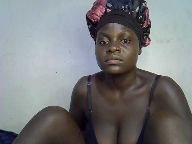 African-qeen1 live cam on BongaCams