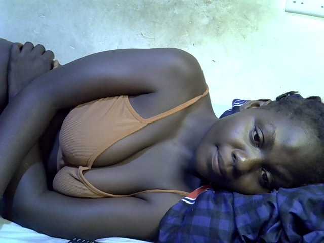 African-qeen1