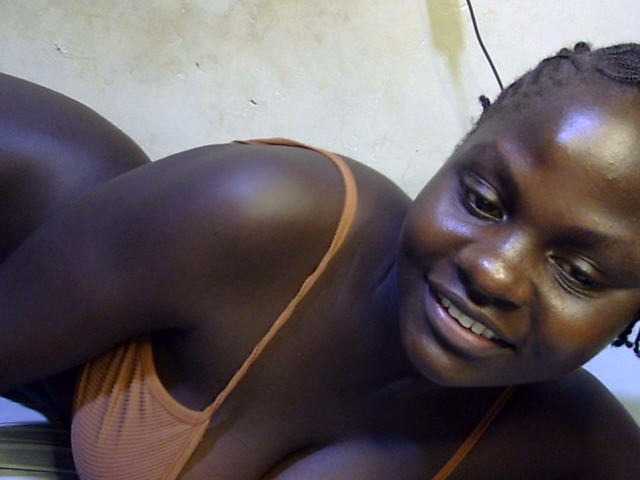 African-qeen1 live cam on BongaCams