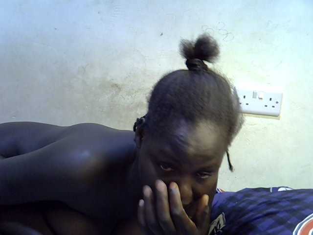 African-qeen1