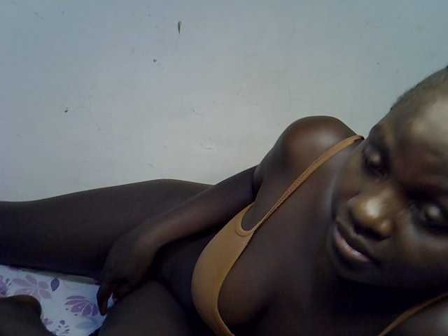 African-qeen1 live cam on BongaCams