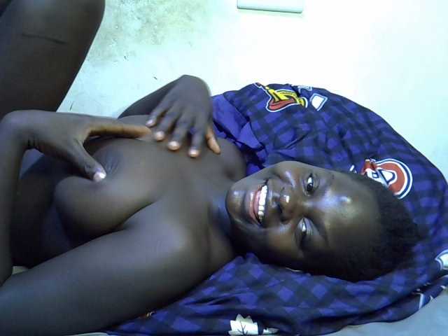 African-qeen1 live cam on BongaCams