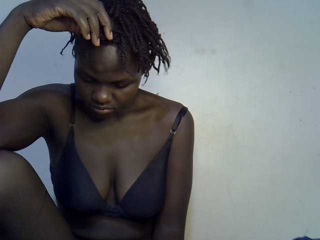 African-qeen1