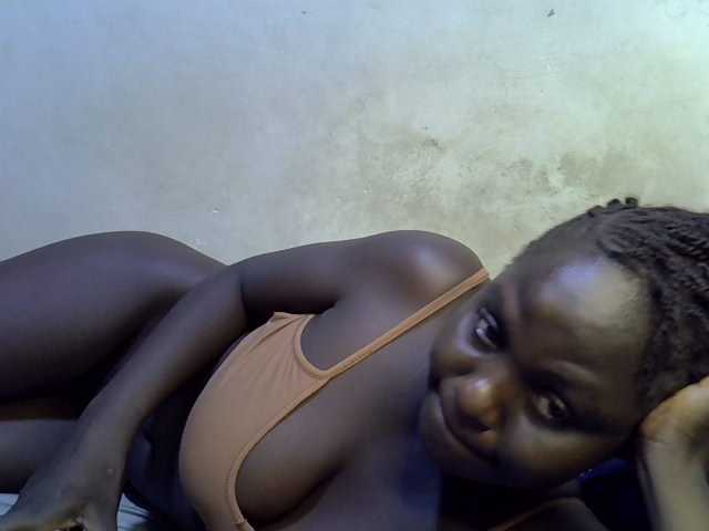 African-qeen1 live cam on BongaCams