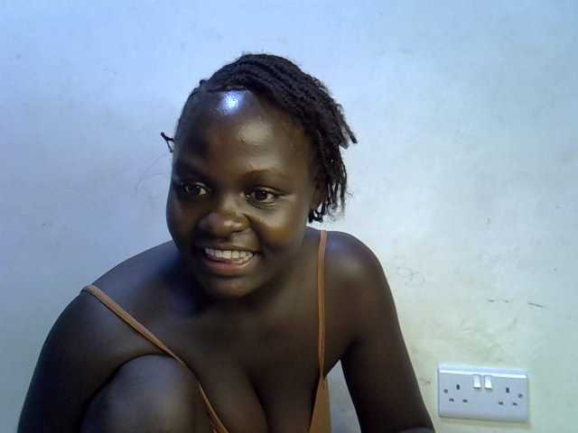 African-qeen1