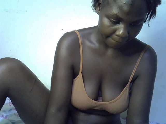 African-qeen1 live cam on BongaCams