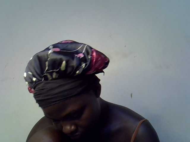 African-qeen1