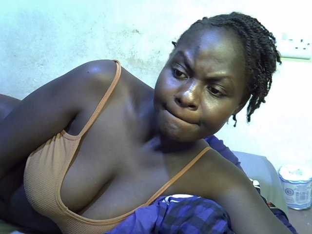 African-qeen1