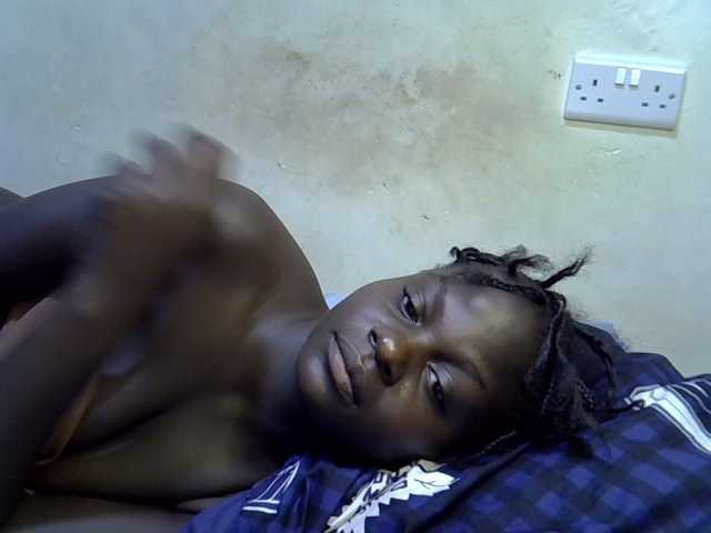 African-qeen1