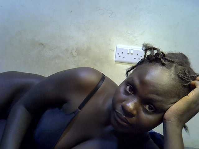 African-qeen1 live cam on BongaCams