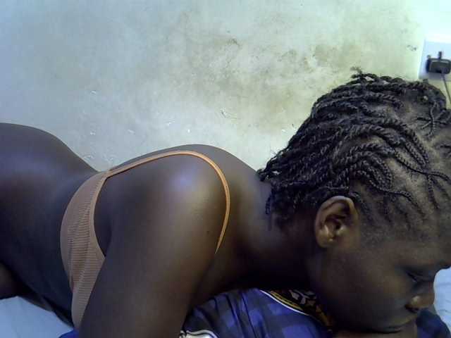 African-qeen1 live cam on BongaCams
