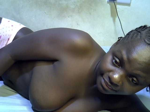 African-qeen1 live cam on BongaCams