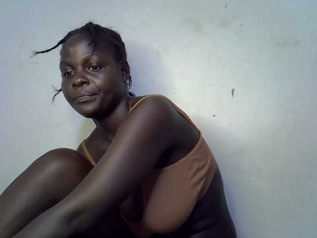 African-qeen1