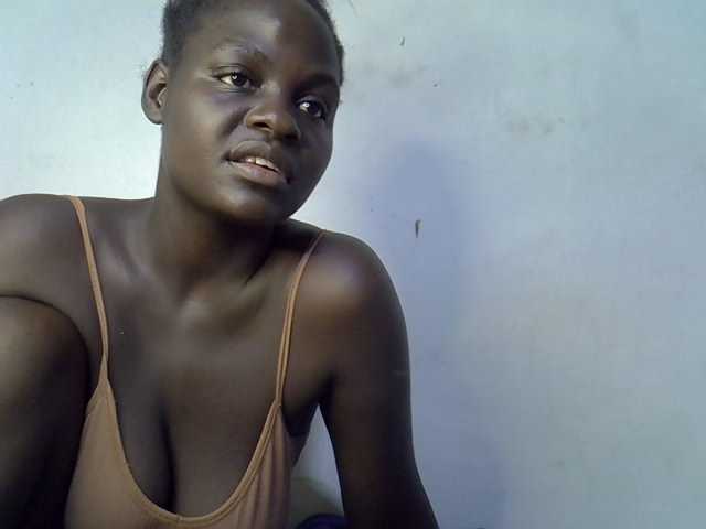 African-qeen1 live cam on BongaCams