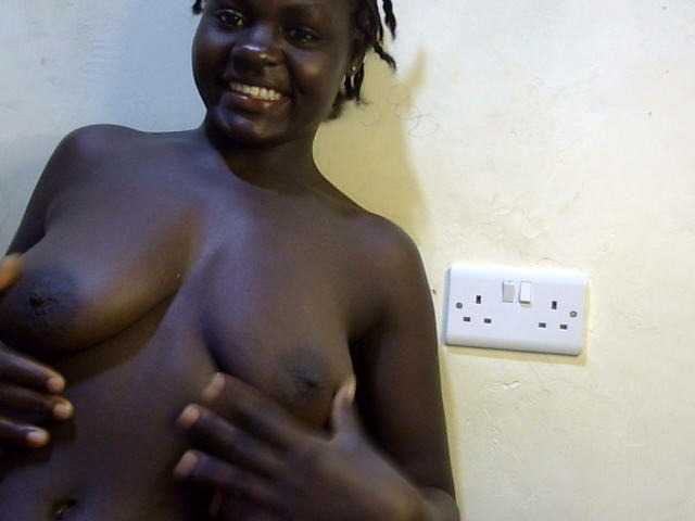 African-qeen1