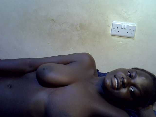 African-qeen1 live cam on BongaCams