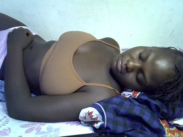 African-qeen1