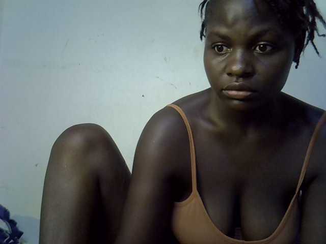 African-qeen1 live cam preview