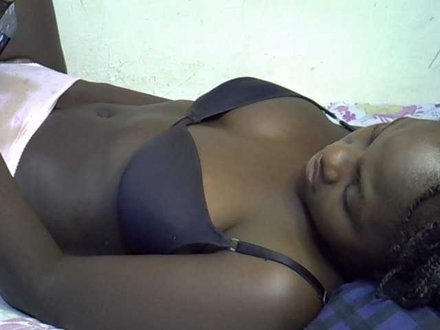 African-qeen1 live cam on BongaCams