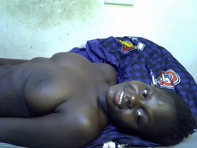 African-qeen1