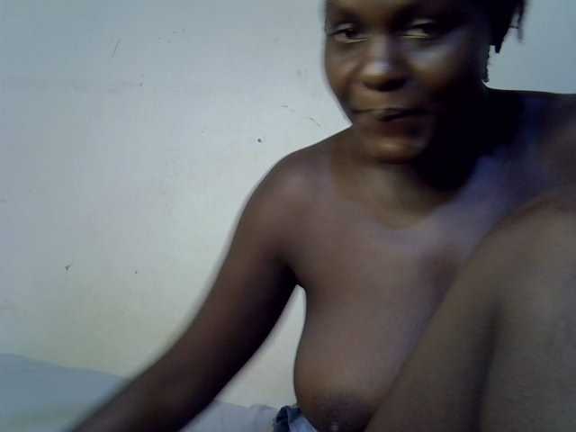 African-qeen1 live cam on BongaCams