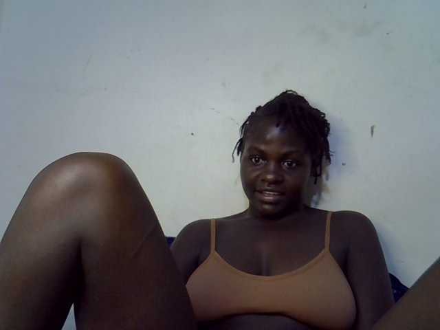 African-qeen1
