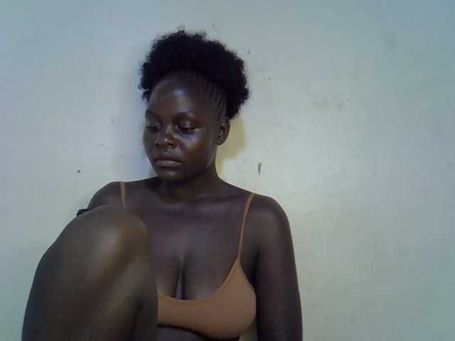 African-qeen1 live cam on BongaCams