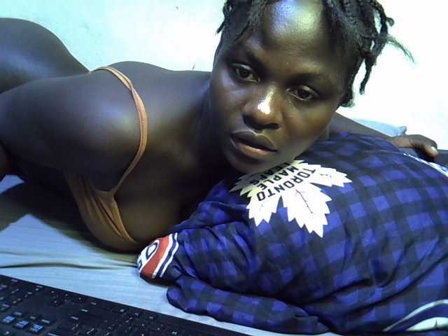 African-qeen1