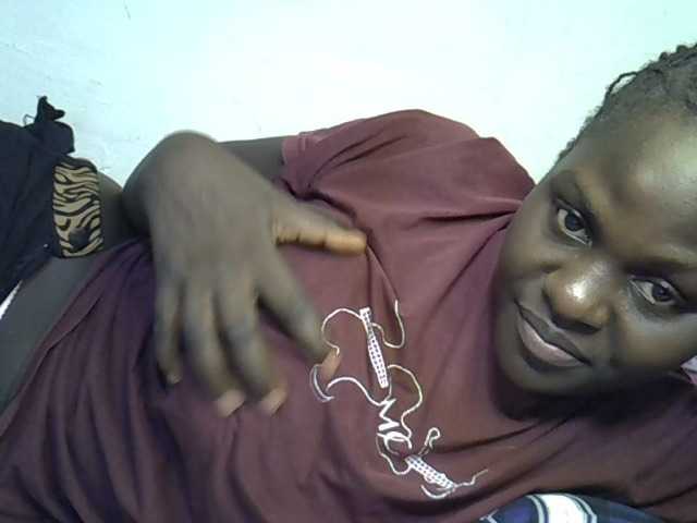 African-qeen1