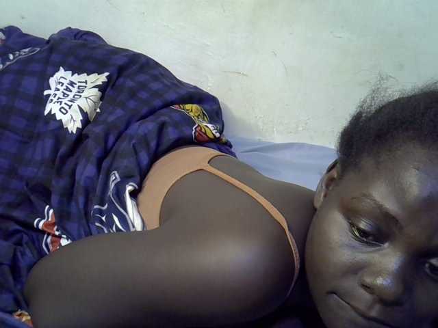 African-qeen1 live cam on BongaCams