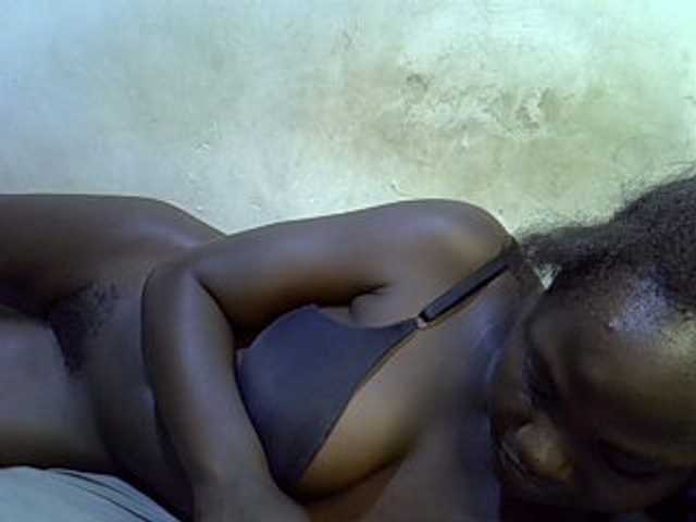 African-qeen1 live cam on BongaCams