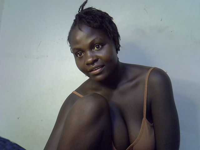 African-qeen1 live cam on BongaCams