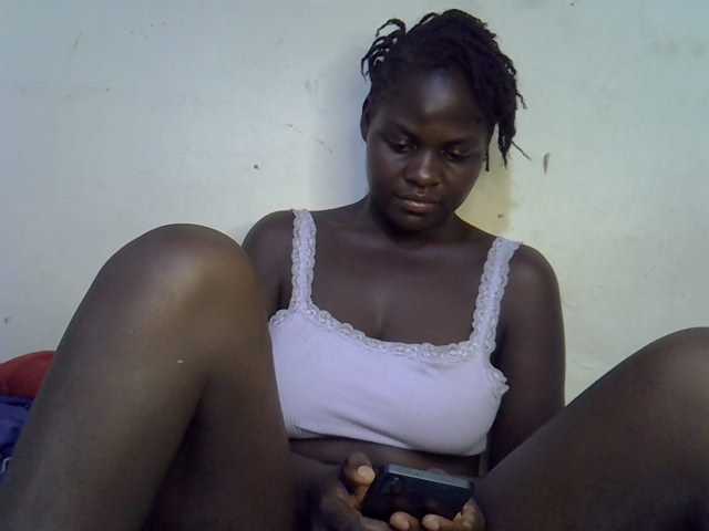 African-qeen1