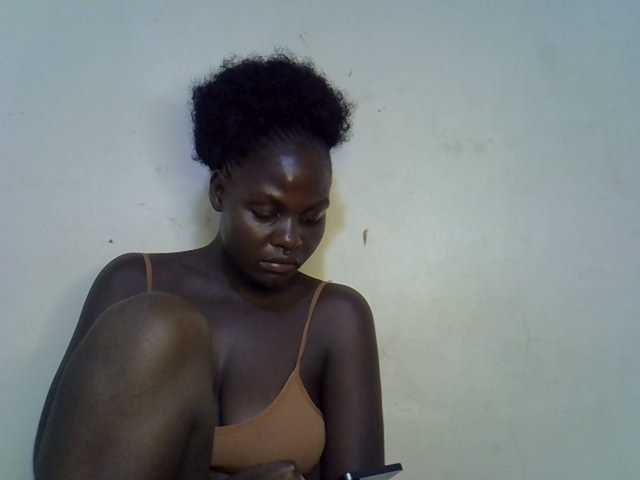 African-qeen1
