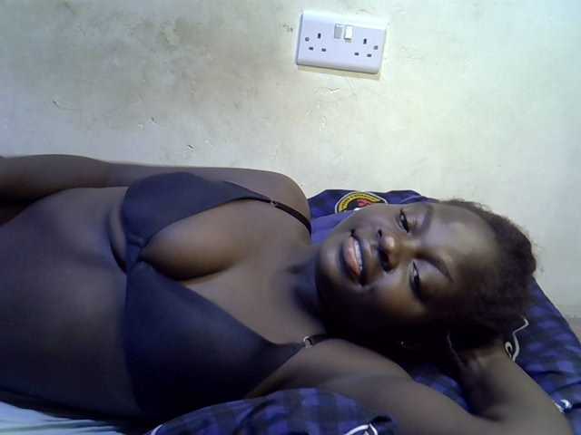 African-qeen1